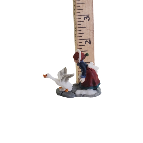 Santa's Workshop 2002 Girl and Duck  Resin Accessory VTG Christmas Village - Picture 5 of 10